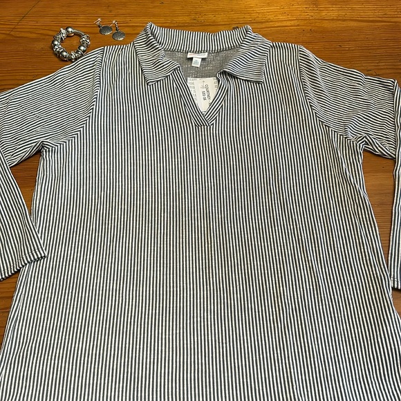 NWT LulaRoe Courtney Polo shirt - Picture 1 of 4